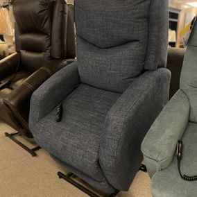 Southern Motion Lift Recliner 94317