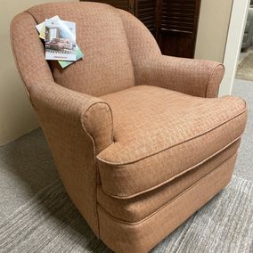 Craftmaster - 0870-10SC Swivel Chair
