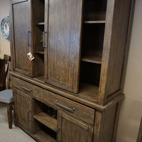 Liberty Furniture - Sonoma Road Collection Hutch