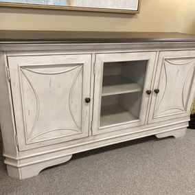 Winners Only - TH456 Highland Collection TV Console