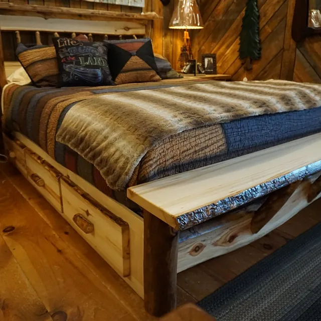 Amish - Quad M Rustic - Aspen Storage Platform Live Edge Bedroom 