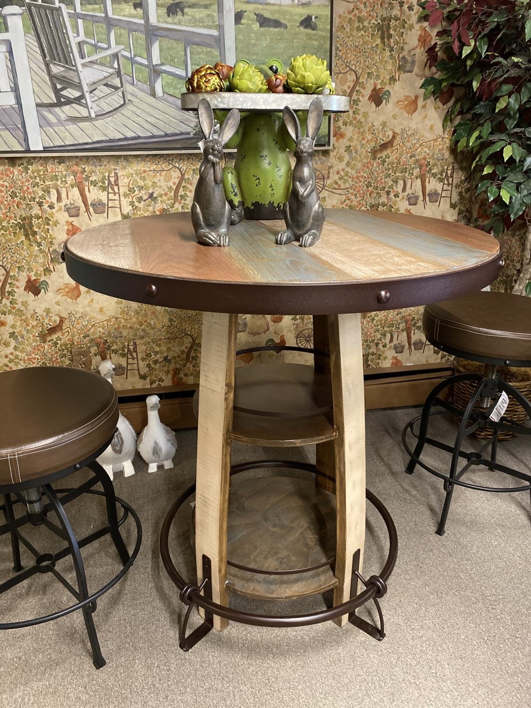 IFD - Antique Collection - Bistro Table & Counter Stools