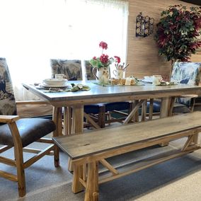 Amish - Grant Trestle Table & Chairs