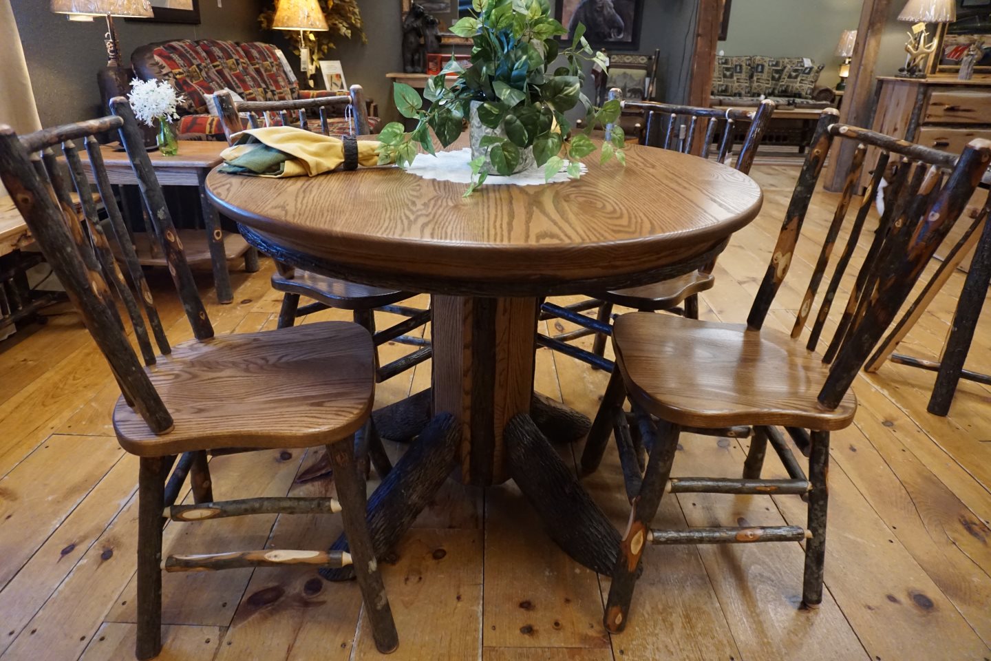 Brage - Amish - Round Hickory Table & Oak Tops